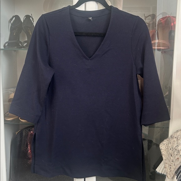 Uniqlo Navy V-Neck 3/4 Sleeve Top - Picture 1 of 3